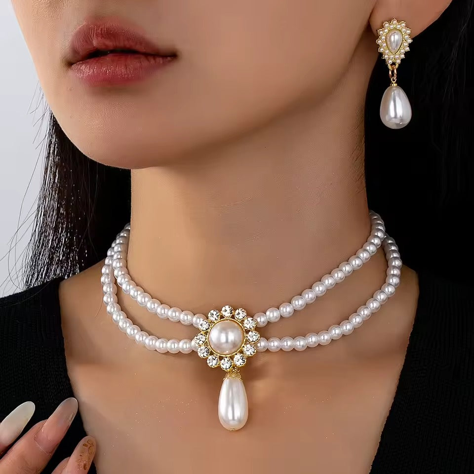 Элегантный и изысканный комплект украшений