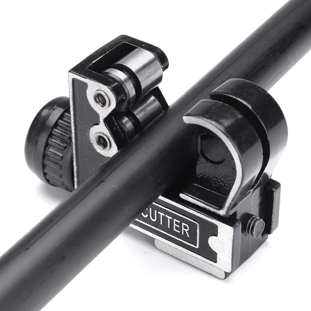 Профессиональный ручной труборез 3–28 мм