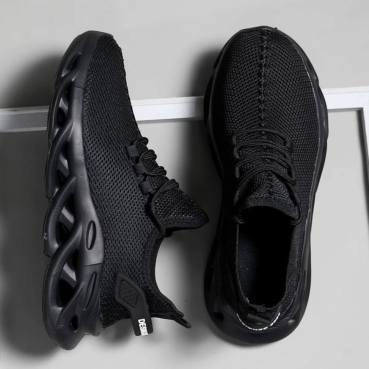Спортивные кроссовки Onyx Stealth-Pro
