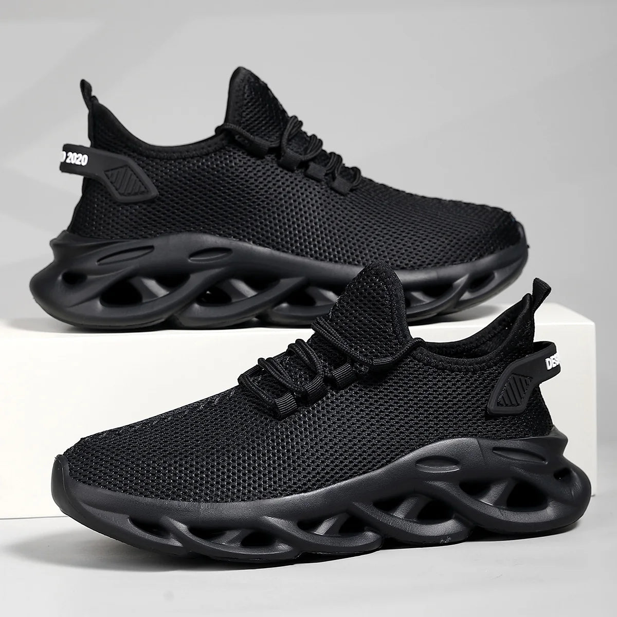 Спортивные кроссовки Onyx Stealth-Pro