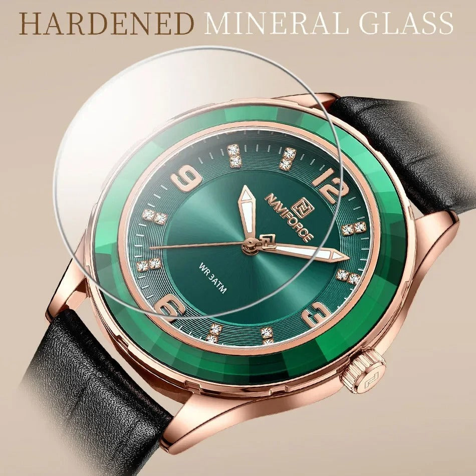 Женские наручные часы с кожаным ремешком