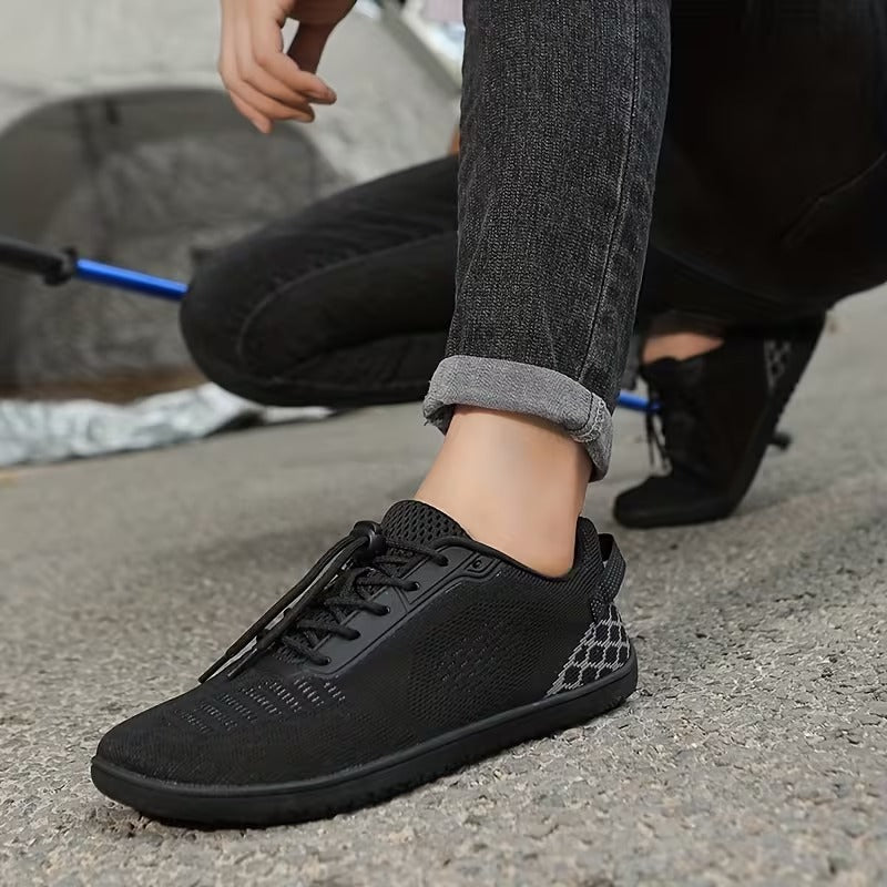 Кроссовки с противоскользящей подошвой (индор/аутдор)